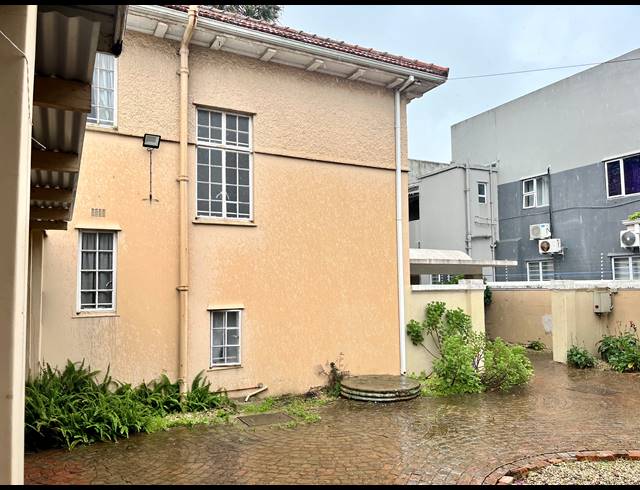 420M² BUILDING FOR SALE IN GQEBERHA CENTRAL